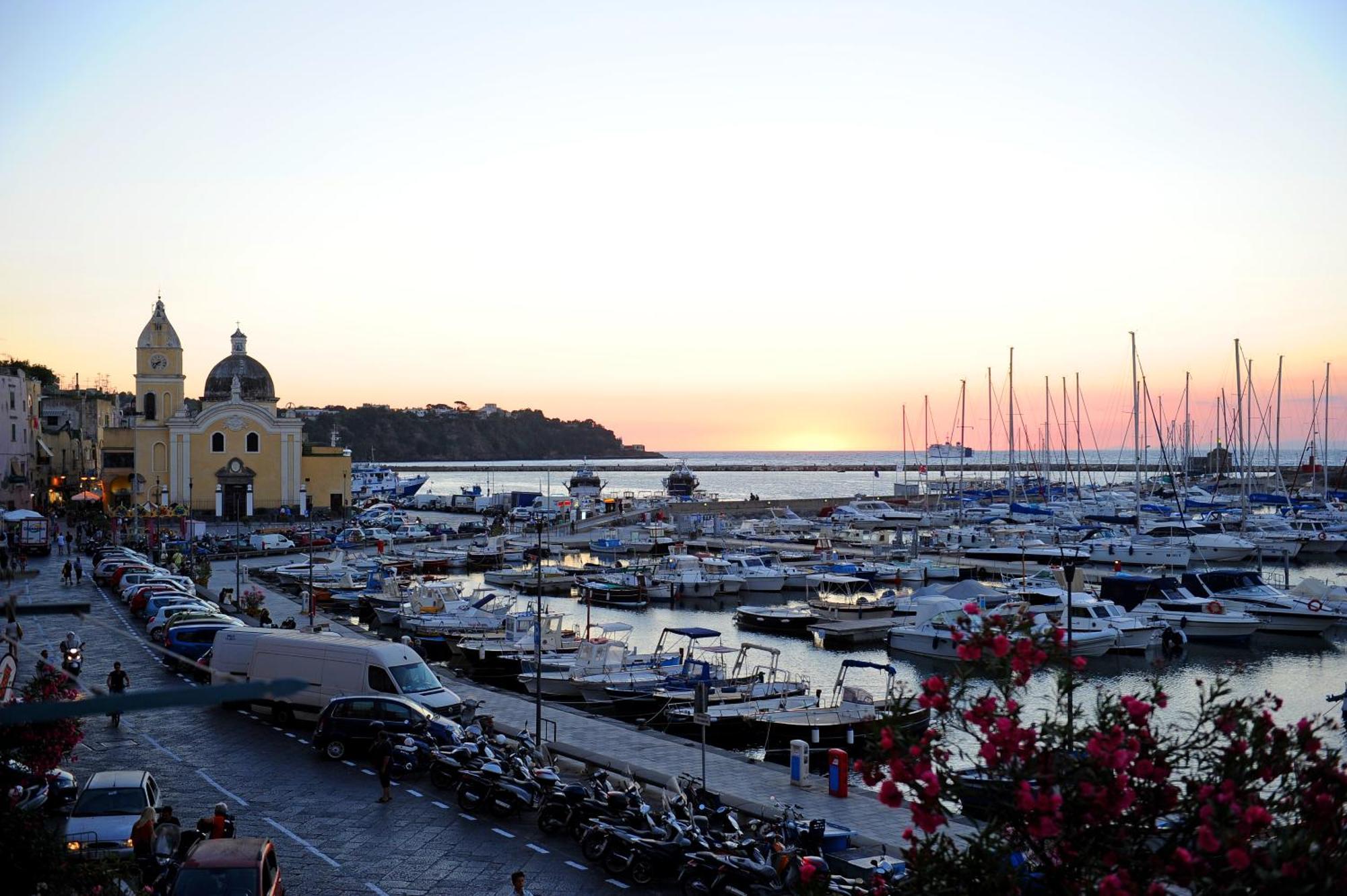 L'Isola Del Postino Rooms Procida Esterno foto